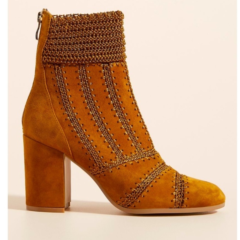 Suede Anthropologie SilentD Crocheted Ankle Boots size 7,5 (38).